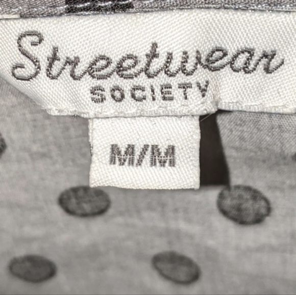 Y2K Button Up Top - Picture 5 of 9